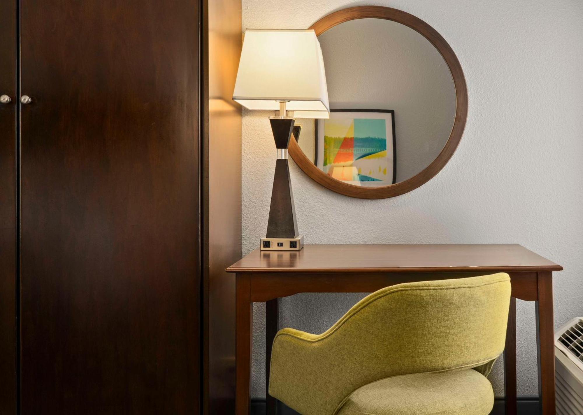 Hampton Inn & Suites Newport News-Airport - Oyster Point Area Kültér fotó